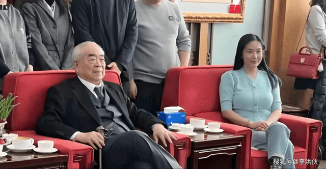 Ban-than-tiet-lo-soc-ve-tinh-hinh-cua-danh-hoa-u90-nghi-bi-vo-kem-tuoi-bat-coc-chiem-68-nghin-ty-4