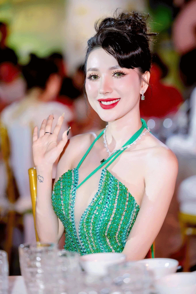 He-lo-nhung-hinh-anh-va-thong-tin-it-ai-biet-ve-dinh-thu-500-ty-cua-ngan-collagen-o-can-tho