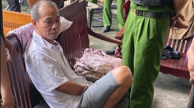 Nguoi-me-tiet-lo-dong-tin-nhan-gay-am-anh-vu-be-gai-bi-bo-tuot-treo-len-tran-nha-bang-day-vai-3