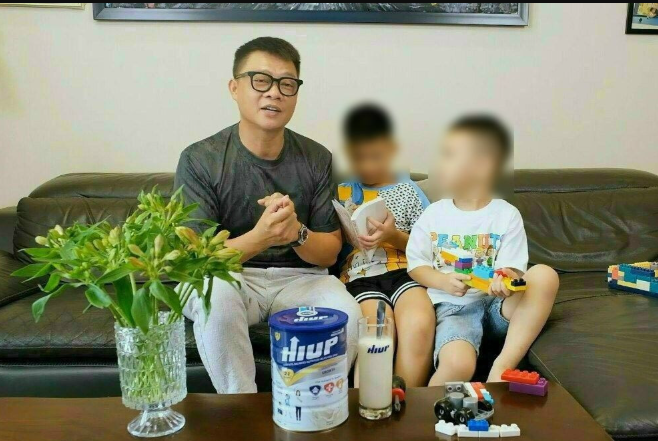 Tu-tre-cao-vot-het-benh-nho-sua-den-hang-gia-su-that-sau-man-quang-cao-than-duoc-mang-ten-hiup-1