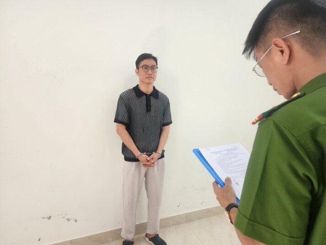 nguoi-yeu-cu-nhan-cai-ket-dang-sau-khi-duing-clip-nhay-cam-buoc-ban-gai-lam-dieu-trai-y-muon-gay-buc-xuc