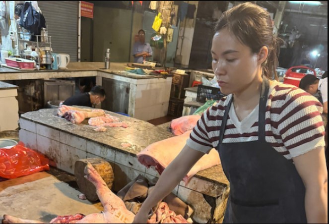 loi-khai-khong-the-chap-nhan-vu-2-vo-chong-mua-837kg-thit-boc-mui-hoi-thoi-de-tuon-ra-thi-truong