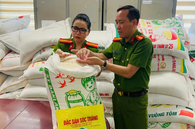 Nong-hon-17-tan-gao-st25-gia-ban-ra-thi-truong-gai-cao-he-lo-loi-khai-cua-cac-chu-cua-hang-2