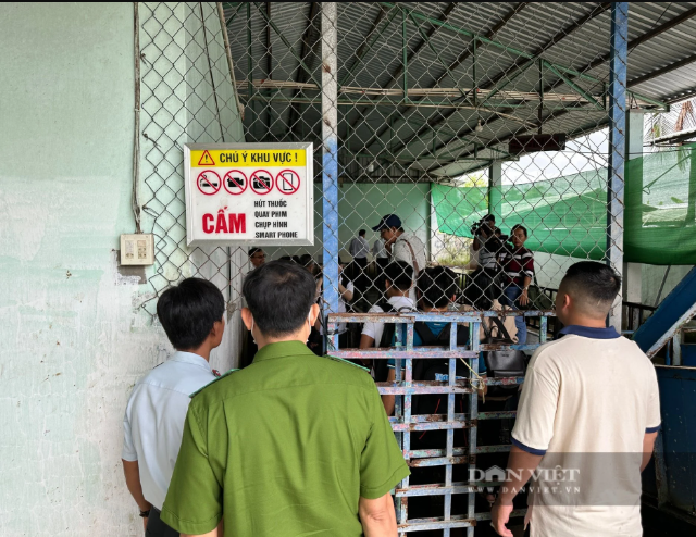 Loat-anh-luc-luong-chuc-nang-kiem-tra-lo-giet-mo-heo-gia-cong-cho-cong-ty-cp-viet-nam-tai-hau-giang-1