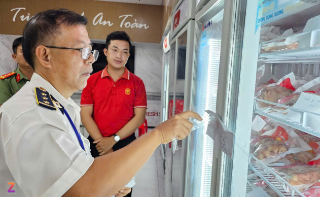 Vu-cong-ty-cp-bi-to-ban-thit-heo-benh-cong-bo-loat-sai-pham-sau-qua-trinh-kiem-tra-cac-diem-ban-1