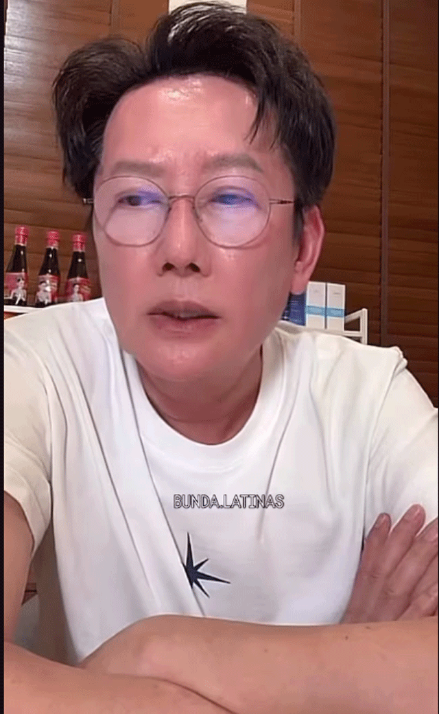 Ong-natwat-nhan-cai-ekt-cuc-dang-tu-chu-tich-miss-universe-sau-chuoi-drama-voi-thi-sinh-cuoc-thi-3