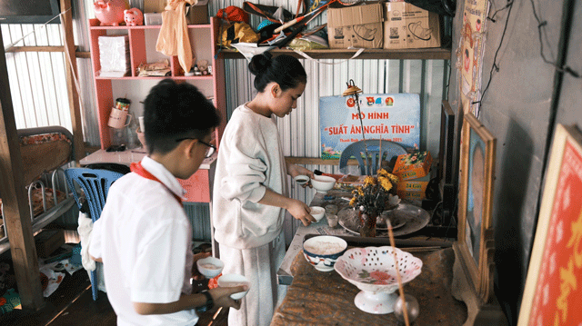 Co-be-moi-coi-cha-me-o-dong-thap-nuoi-4-nguoi-em-manh-thuong-quan-ung-ho-nua-ty-dong-sau-12-tieng