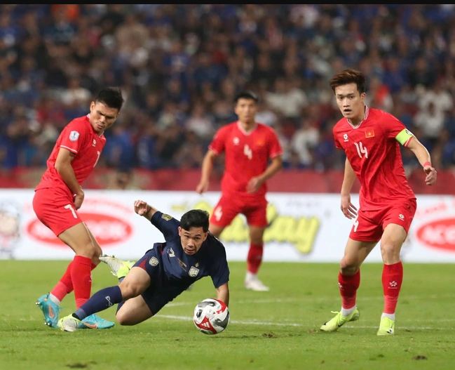 Netizen-viet-nam-ha-he-khi-supachok-doat-giai-ban-thang-dep-nhat-chung-ket-luot-ve-asean-cup-2024-2