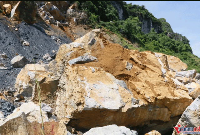 Kinh-hoang-clip-hang-nghin-tan-da-o-ninh-binh-do-am-xuong-nhu-dong-dat-nhu-cua-rung-chuyen-du-doi-7