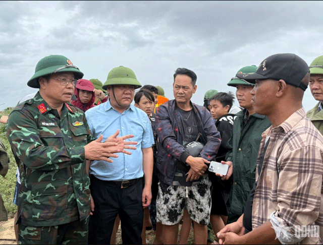 Vu-lat-tau-cho-13-ngu-dan-o-quang-tri-phat-hien-1-tau-lat-up-cach-bo-50m-tinh-hinh-tim-kiem-9-nan-nhan-3