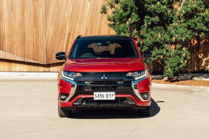 Mitsubishi Outlander PHEV 2021 trình làng với giá đẹp, sẵn sàng hạ gục Honda CR-V và Toyota Fortuner ảnh 4