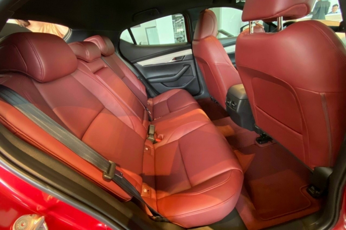 Phi&ecirc;n bản đặc biệt của Mazda3 đổ bộ đại l&yacute; Việt Nam: D&aacute;ng vẻ sang xịn, gi&aacute; kh&ocirc;ng ch&ecirc;nh lệch nhiều ảnh 5