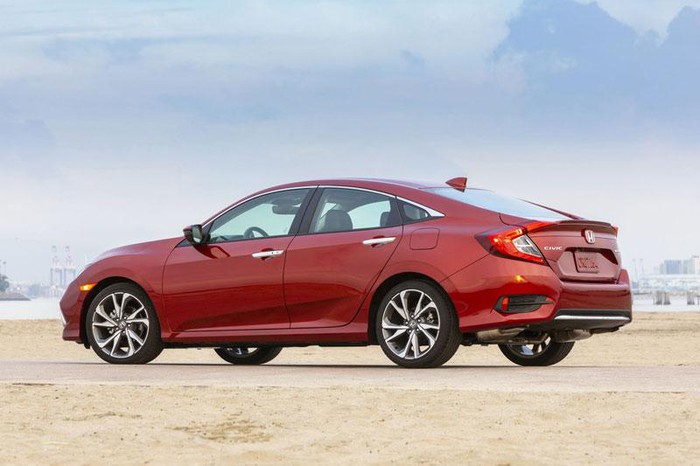 Chi tiết Honda Civic Sedan 2021 gi&aacute; chưa tới 500 triệu đồng, khiến Mazda &lsquo;sợ xanh mắt m&egrave;o&rsquo; ảnh 2