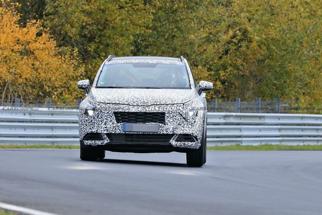 Loạt ảnh chạy thử của Kia Sportage 2022 xuất hiện, Honda CR-V v&agrave; Mazda CX-5 &lsquo;sợ vỡ mật&rsquo; ảnh 1