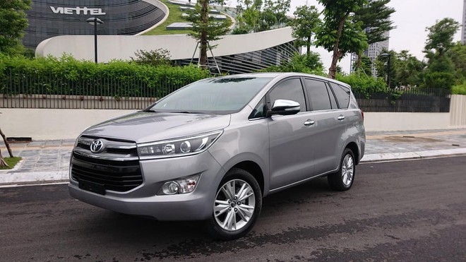 Sở hữu Toyota Innova bản 2.0V chỉ với 700 triệu: Sự lựa chọn cực tốt cho c&aacute;c gia đ&igrave;nh ảnh 2