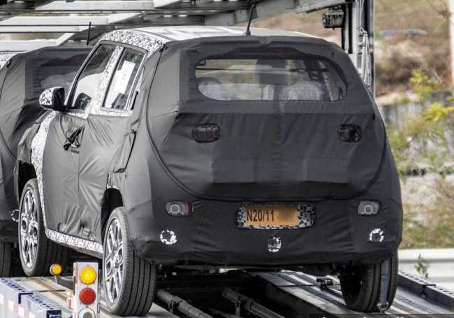 Tin xe hot 28/11: KIA Sorento 2021 tung 2 bản độ hầm hố, Lộ ảnh Hyundai Grand i10 bản SUV ảnh 2