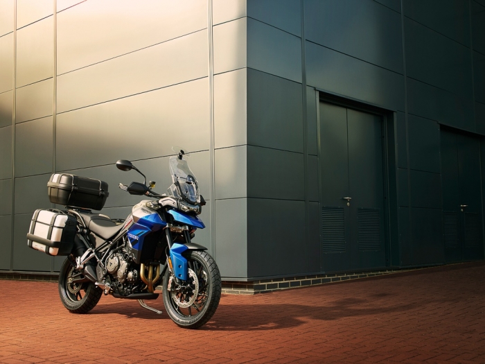Triumph Tiger 850 Sport tr&igrave;nh l&agrave;ng với động cơ mạnh mẽ, &lsquo;tuy&ecirc;n chiến&rsquo; c&ugrave;ng BMW F900XR ảnh 1