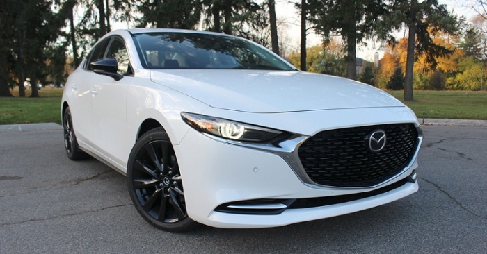 Mazda3 bổ sung biến thể động mới đầy mạnh mẽ, chốt mức gi&aacute; hấp dẫn khiến kh&aacute;ch h&agrave;ng phấn kh&iacute;ch ảnh 1