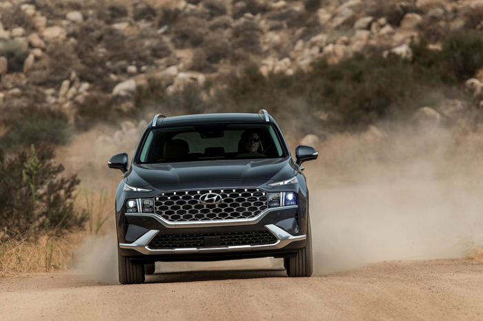 Những ưu điểm si&ecirc;u việt của Hyundai Santa Fe 2021 khiến Toyota Fortuner &lsquo;to&aacute;t mồ h&ocirc;i hột&rsquo; ảnh 3