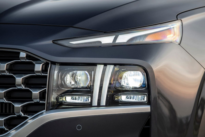 Những ưu điểm si&ecirc;u việt của Hyundai Santa Fe 2021 khiến Toyota Fortuner &lsquo;to&aacute;t mồ h&ocirc;i hột&rsquo; ảnh 4