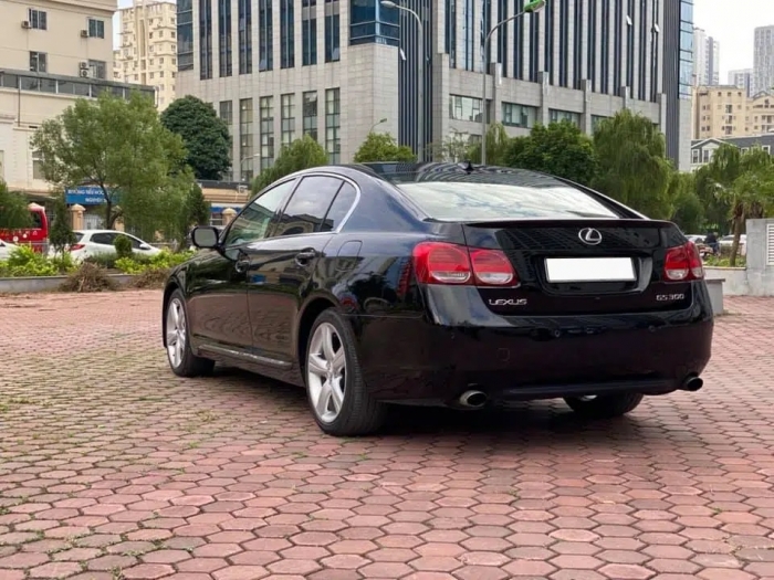 Xế sang Lexus GS 300 gi&aacute; chỉ c&ograve;n ngang Toyota Vios: Kh&aacute;ch Việt tưởng ngủ mơ h&oacute;a ra lại l&agrave; thật ảnh 3