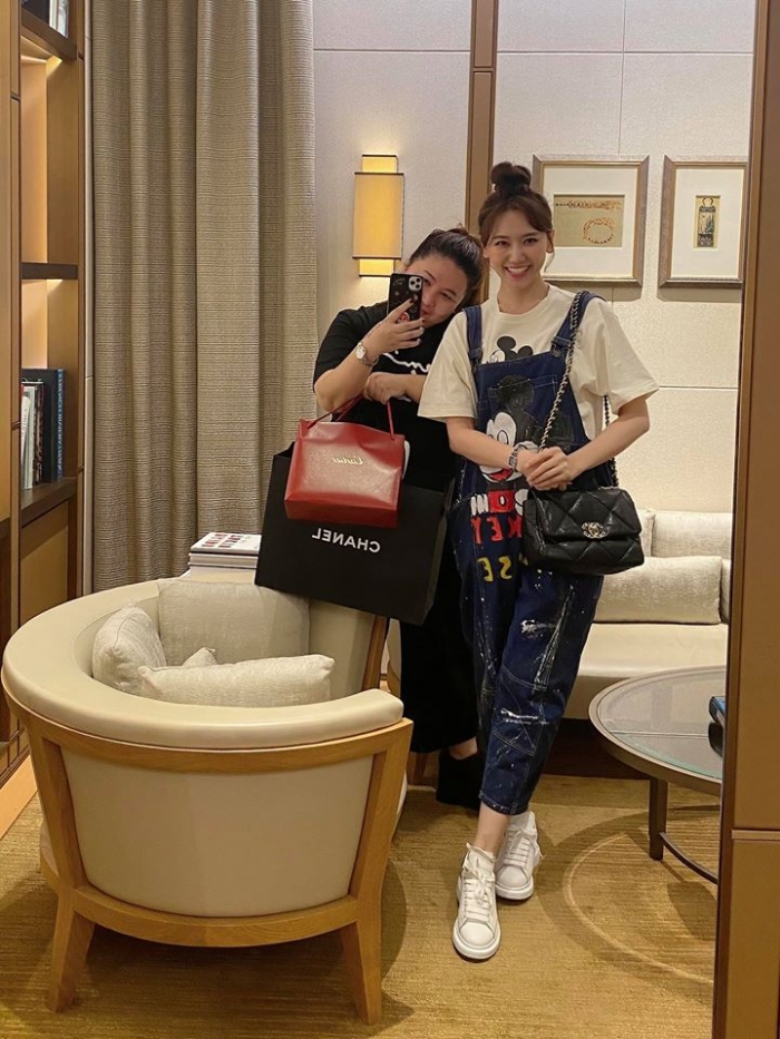 Li&ecirc;n tục bị quản l&yacute; chửi mắng, Hari Won h&agrave;nh động bất ngờ khiến ai cũng sửng sốt ảnh 3