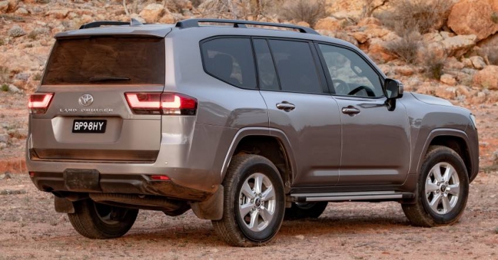 Toyota Land Cruiser 300 2022 chính thức trình làng: Sức mạnh được nâng cấp, giá từ 1,48 tỷ đồng ảnh 2