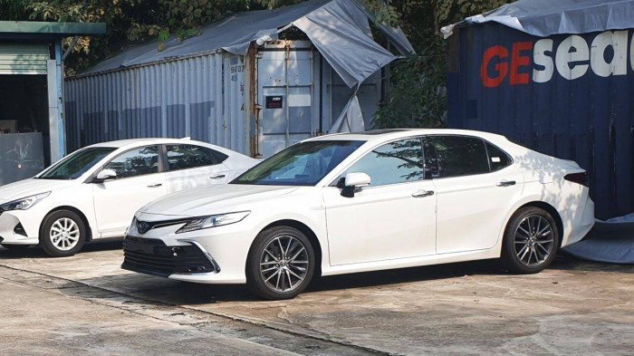 Toyota Camry 2022 sẵn sàng đổ bộ Việt Nam với trang bị cực khủng, VinFast Lux A2.0 ‘lâm nguy’ ảnh 1