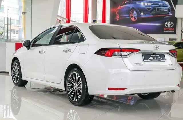 Toyota Corolla Altis 2021 li&ecirc;n tục lộ chi tiết mới, chuẩn bị &lsquo;đổ bộ&rsquo; Việt Nam quyết chiến Mazda3 ảnh 5