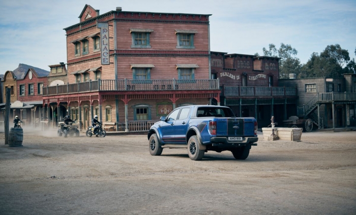 Ford Ranger Raptor trình làng phiên bản mới: Thiết kế đẹp mê hồn, công nghệ xịn sò miễn chê ảnh 10