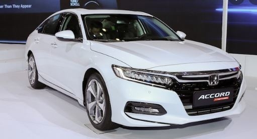 VinFast Lux A2.0 đè bẹp Toyota Camry và Mazda6, khẳng định vị thế đáng tự hào của xe Việt ảnh 4