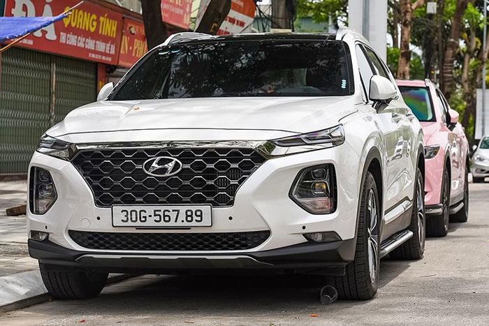 Chiếc Hyundai Santa Fe có giá gấp hơn 2 lần Toyota Fortuner, nguyên nhân khiến dân tình choáng váng ảnh 1