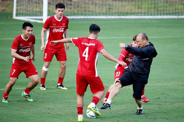 Trụ cột đối thủ nằng nặc từ chối lên tuyển đụng ĐT Việt Nam, thầy trò ông Park sáng cửa dự World Cup ảnh 3
