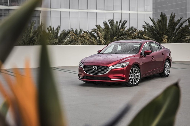 Mazda6 mạnh tay ưu đãi, đưa giá lăn bánh xuống mức thấp khó tin khiến Toyota Camry ngỡ ngàng ảnh 2