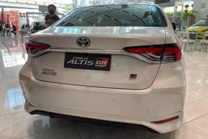 Toyota Corolla Altis phiên bản thể thao mới sắp công phá thị trường Việt Nam, quyết chiến Kia K3 ảnh 4