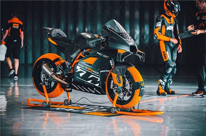 KTM RC 8C 2023 trình làng: Diện mạo bắt mắt, động cơ mạnh mẽ đáng gờm ảnh 2