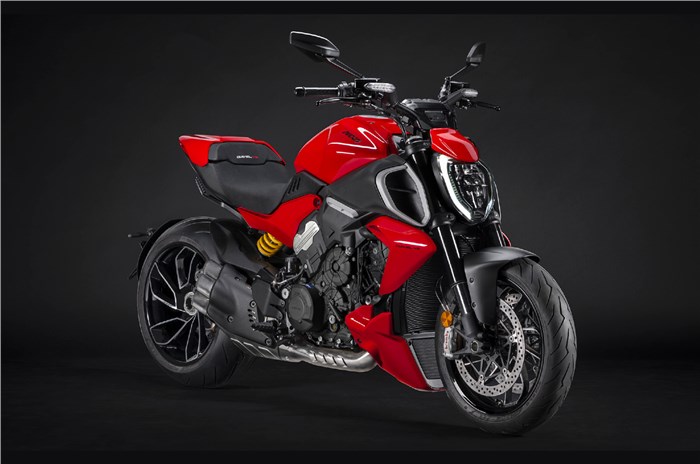 Ducati Diavel V4 2023 trình làng, hứa hẹn chinh phục các tín đồ tốc độ ảnh 1