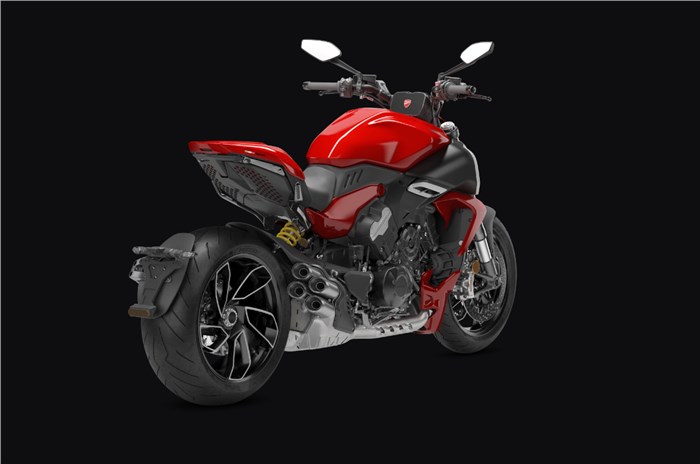 Ducati Diavel V4 2023 trình làng, hứa hẹn chinh phục các tín đồ tốc độ ảnh 2