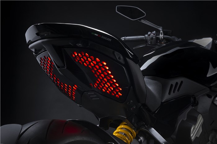 Ducati Diavel V4 2023 trình làng, hứa hẹn chinh phục các tín đồ tốc độ ảnh 3