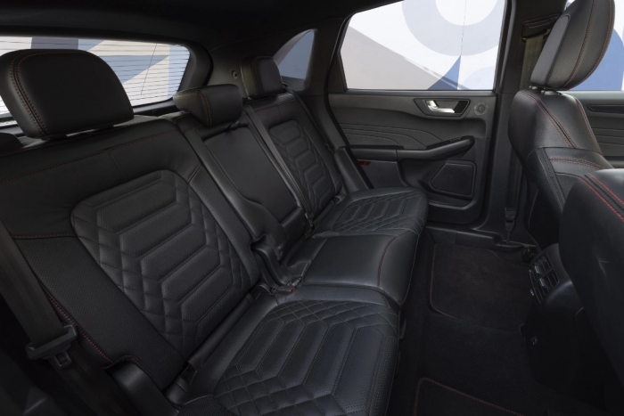 Ford Escape 2023 ra mắt: Giá từ 628 triệu đồng, trang bị áp đảo Mazda CX-5 ảnh 13
