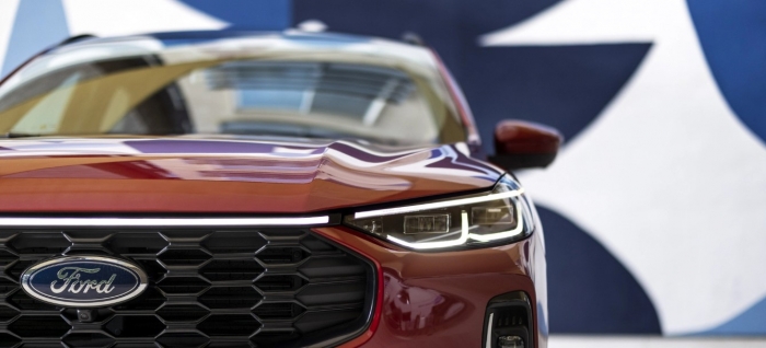 Ford Escape 2023 ra mắt: Giá từ 628 triệu đồng, trang bị áp đảo Mazda CX-5 ảnh 7
