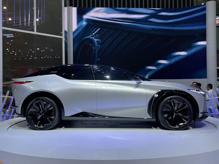 Lexus LF-Z Electrified lần đầu được giới thiệu tại Việt Nam ảnh 11