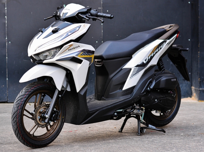 Tin xe trưa 29/10: Yamaha XMAX 300 mới ra mắt, thiết kế lu mờ Honda SH ảnh 5