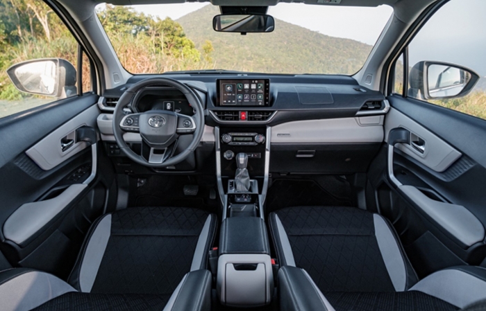 Giá xe Toyota Veloz Cross lăn bánh tháng 12/2022: Ưu đãi hấp dẫn, thử thách cho Mitsubishi Xpander ảnh 4