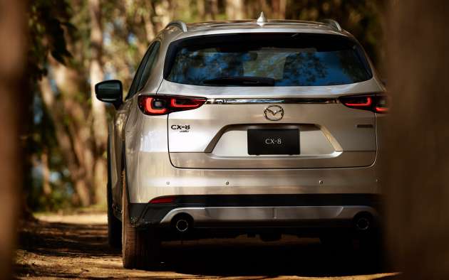 Mazda CX-8 2023 ra mắt: Giá chỉ từ 500 triệu đồng, làm khó Toyota Fortuner và Hyundai Santa Fe ảnh 2