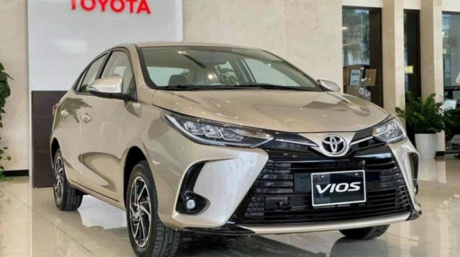 Tin xe trưa 2/11: Toyota Vios hút khách Việt bằng ưu đãi khủng, áp đảo Hyundai Accent và Honda City ảnh 1