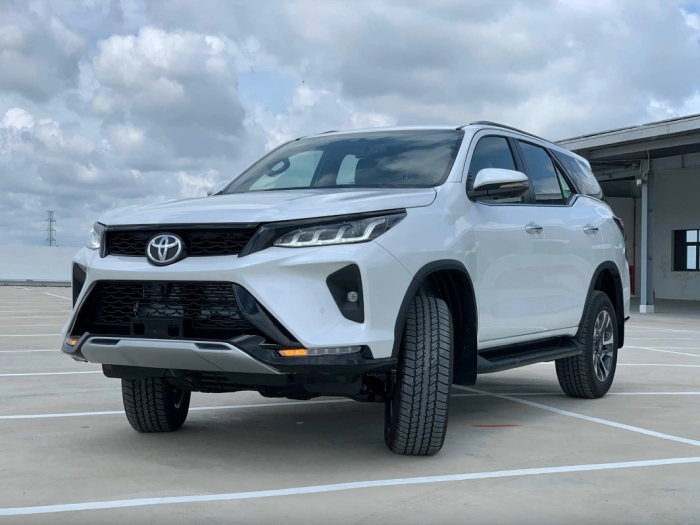 Toyota Fortuner 2022 được nâng cấp tại Việt Nam, vượt mặt Hyundai Santa Fe ảnh 3
