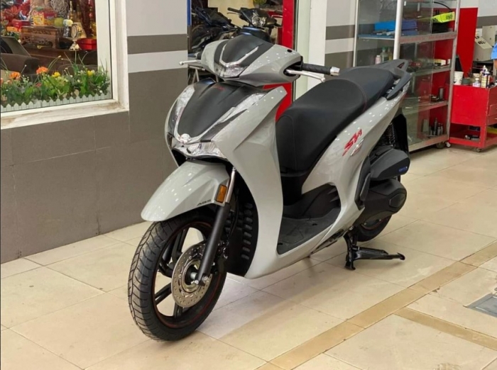 ‘Vua tay ga’ Honda SH 350i bất ngờ giảm giá rẻ hơn mức đề xuất 20 triệu đồng, gần bằng Honda SH 150i ảnh 1