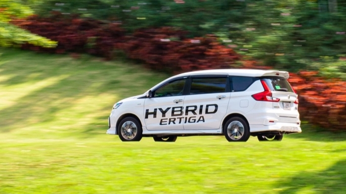Suzuki Ertiga hybrid giảm giá mạnh tay dịp cuối năm, rẻ hơn nhiều so với Mitsubishi Xpander ảnh 2