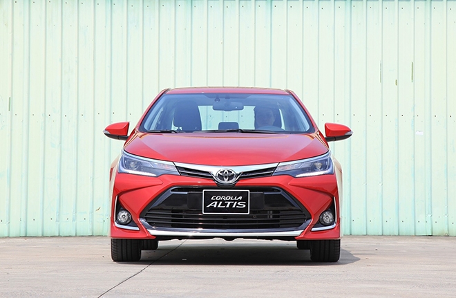 Giá lăn bánh Toyota Corolla Altis tháng 2/2022: Ưu đãi ngập tràn, so kè Kia K3 và Hyundai Elantra ảnh 4